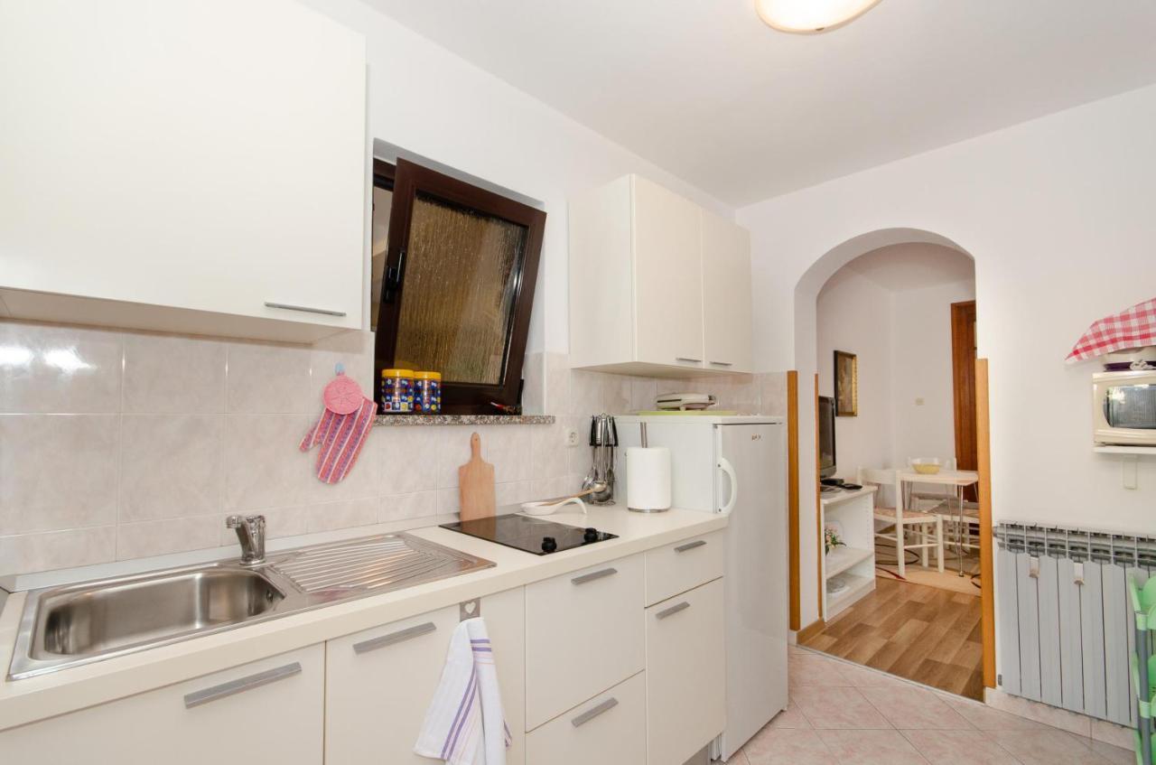 Apartments Bungavilia Rovinj Exterior photo