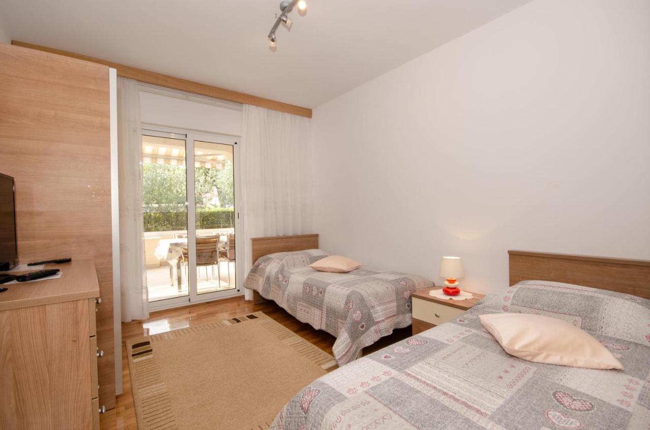 Apartments Bungavilia Rovinj Exterior photo