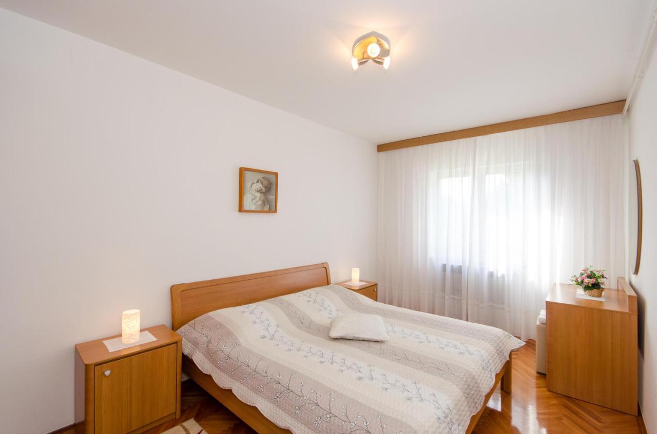 Apartments Bungavilia Rovinj Exterior photo