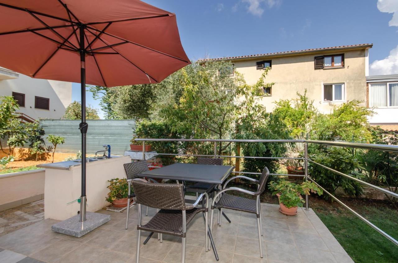 Apartments Bungavilia Rovinj Exterior photo