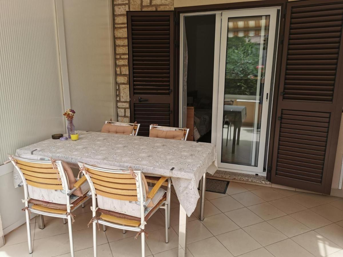 Apartments Bungavilia Rovinj Exterior photo
